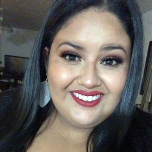 Meet your Posher, Esther